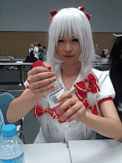 功力|搞笑GIF：这功力可以啊！竟然真的砸不到！