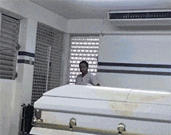 搞笑|搞笑GIF：同事，让我给他跳个舞