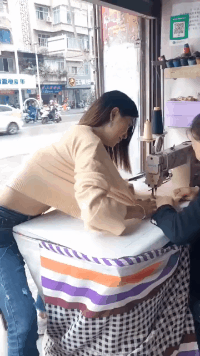 蚂蚁|搞笑GIF趣图:姐惨了,蚊子提着灯笼来找我们了