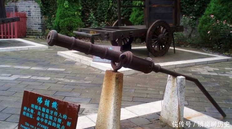 据记载,戴梓制造的"连珠火铳"实际上是一种自来火枪,其铳脊之内能储放