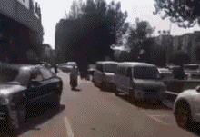 洒水车|搞笑GIF:这漂移,很专业啊!