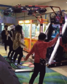 转盘|搞笑GIF趣图：没有转盘桌子，我们也很无奈哦