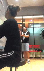 鸭子|搞笑动态趣图GIF:和喵瞄们一起狂欢。