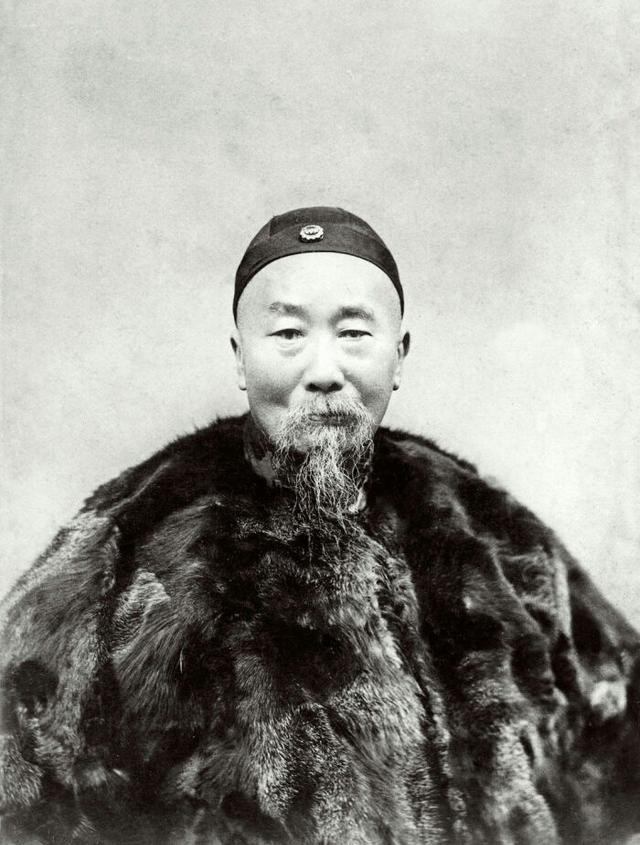 红顶商人胡雪岩后代200余人,遍布多个国家,为何很少选择经商?