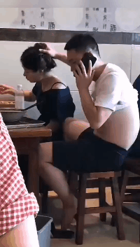 麻将|搞笑gif:这叫麻将迷?错,这叫敬业