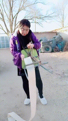 妹子|搞笑GIF趣图:姑娘你喝了多少酒才能醉成这样?这下丢人丢大了!