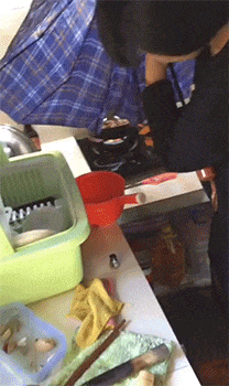 近道|搞笑GIF：那个绕近道的孩子，你给我回来，看把老师急的