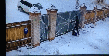 不错|搞笑GIF：妹子，什么事情把你笑成这样啊，能不能注意点形象啊。