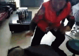 逆境|搞笑GIF：一个在压迫和逆境中挣扎成长的西瓜