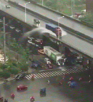 唾沫星子|搞笑GIF:局部大暴雨,没毛病