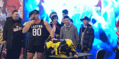 这是|搞笑gif: 这是找虐吗？喜欢被打屁股？