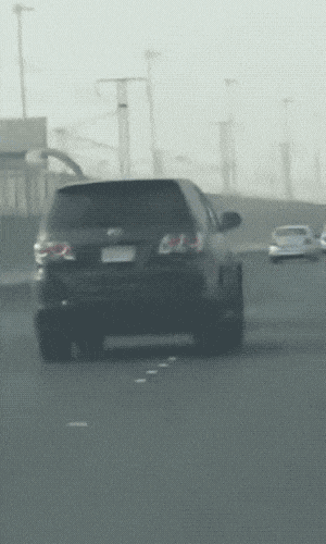 这一下|搞笑GIF:哎呀!失误,失误,我是第一次这样开酒!