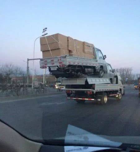 面点|爆笑GIF趣图: 这车开出去, 一天至少被揍一百次