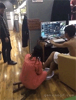 福中|搞笑动态图GIF: 想吃吧？哈哈，我偏偏不让你吃