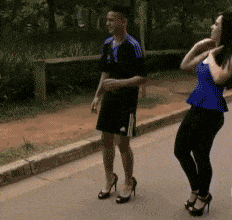 轰鸣声|搞笑GIF: 第一次上高速，听着发动机的轰鸣声，内心无比激动