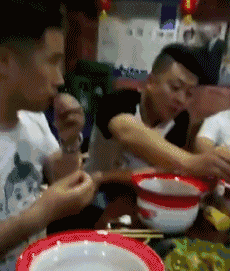 王者|搞笑GIF:小哥,这车过分了