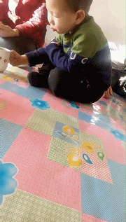 积尘|搞笑GIF:昨晚跟一哥们一起出去喝酒，喝到一半说，老