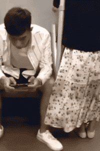 连贯|搞笑GIF:孩子你家是开煤矿的吧?