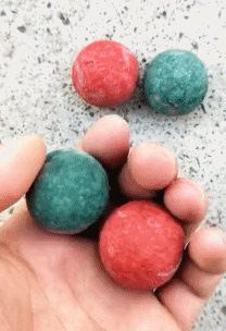 波恩|爆笑GIF图：看到这样的场景，总怕盘子会掉下来