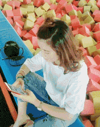 以牙还牙|搞笑GIF:这眼神的变化很到位