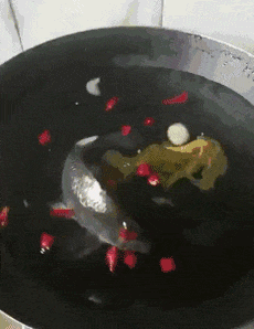 酸菜鱼|搞笑GIF:老板,你做的这锅酸菜鱼能吃吗