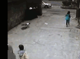 司机|爆笑GIF图：开车不摸腿的你，是个好男人但不是好司机！