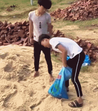 任性|搞笑GIF: ?能拿我怎么滴，就是这么任性！