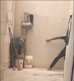 敬明|每日GIF：郭敬明侵犯李枫跟陈学冬？美女遭卡车碾压竟毫发无伤