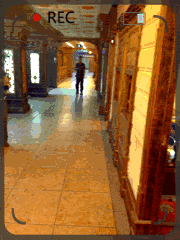 哥们|幽默gif: 儿子看到妈妈的照片后撅着嘴说: 那个胖女人果然不是我妈!