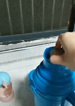 这是|搞笑GIF趣图: 这是什么牛,感觉长得怪怪的