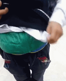 大爷|搞笑GIF：快还是你快，对不对另说