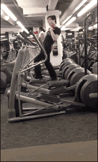 妹子|搞笑GIF：每天醒来都是这样的画面，直到后来我真醒了!