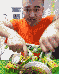 媳妇|搞笑GIF:女朋友这么会玩,惊喜不,意外不,有趣的灵魂啊