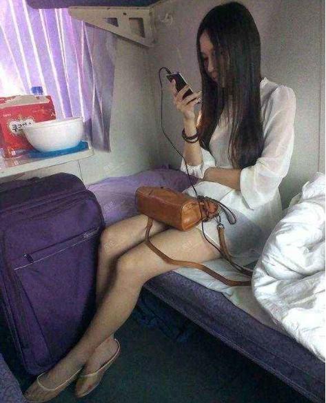 老公|璐璐搞笑同盟“之”103期:孩子的睡姿醉了,一定要坚强的活下去