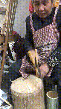 世外|搞笑GIF：十几年没洗头的世外高人重出江湖。看到没