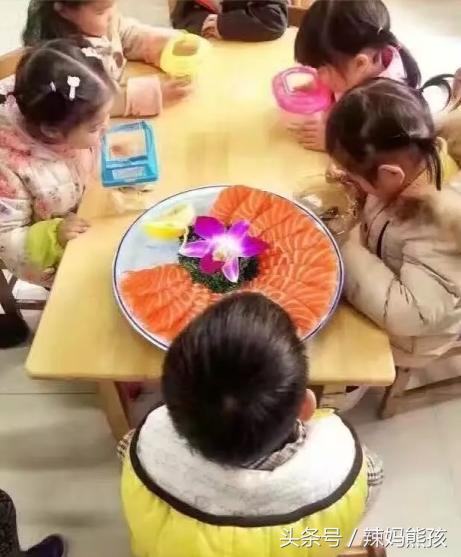 底火|“带鱼孩子”彻底火了，网友：有考虑过孩子的感受吗？