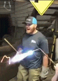 秦王|搞笑GIF图: 不好意思, 腿长真的了不起, 而且还好看!