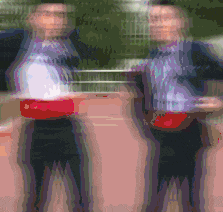 握手言和|搞笑gif: 哥们咱不打了,握手言和!