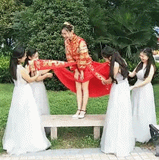 老子|搞笑GIF:黑猩猩:这饲养员连脸都不给老子洗,让老子怎么见人啊