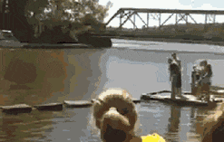 老板|搞笑GIF趣图：?新来的妹子很勤快又能干，难怪老板提拔她当秘书