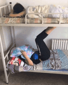 妹子|搞笑GIF：看了妹子的表情, 我有一个大胆的想法