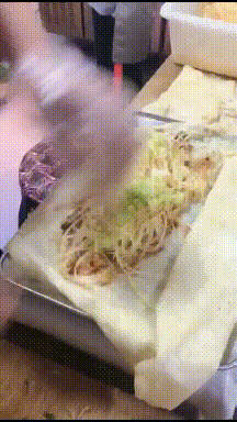 神器|搞笑GIF趣图:新买的关灯神器,效果十分的好!