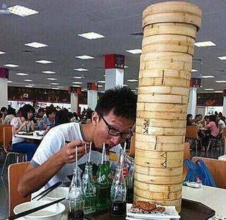 很大|搞笑GIF:哥你这样做我压力很大的