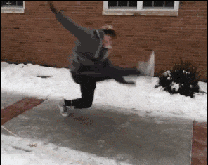 广场|搞笑GIF趣图:以前挺反感广场舞,现在发现其实欣赏起来挺好的!