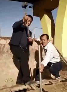 不好意思|搞笑GIF: 兄弟, 实在不好意思, 昨晚喝了点酒