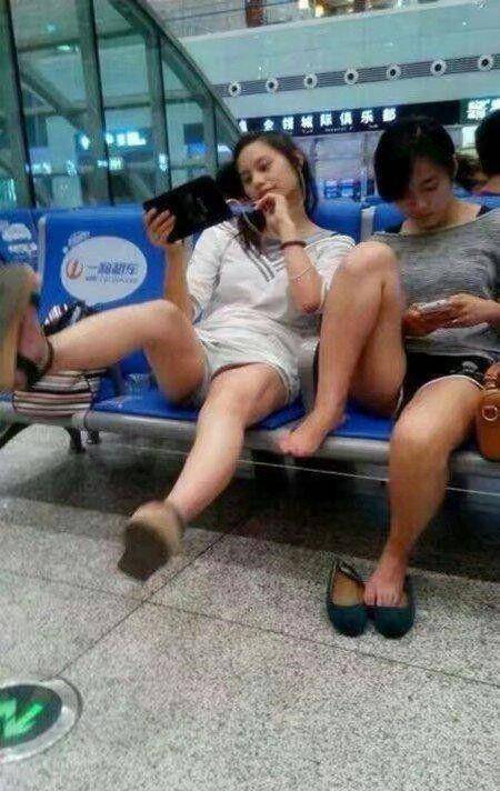 哪吒|搞笑GIF:新买的IPhoneX已经到手