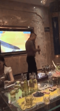 蚂蚁|搞笑GIF趣图:姐惨了,蚊子提着灯笼来找我们了