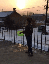 哈哈哈|搞笑GIF：有一个能陪你喝酒的兄弟从此不再孤单