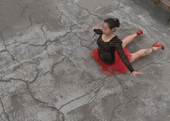 鸡汤|搞笑GIF:媳妇今天给我煲的鸡汤让我晚上喝完补补身,我该怎么办?