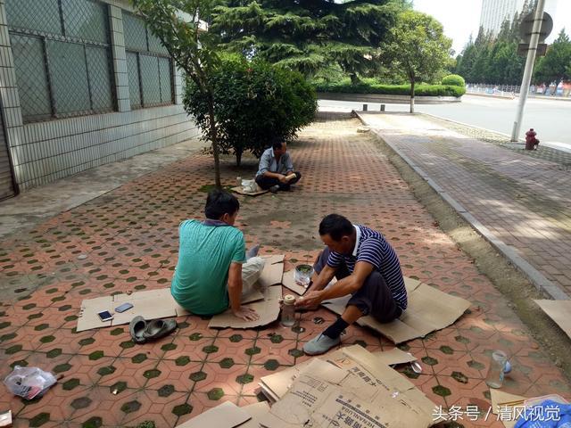 大哥|民工的自备午餐不到3块钱，看的让人想哭，最后却笑了！